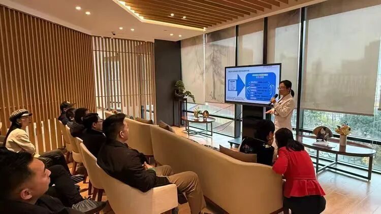 天府邻里创业沙龙:探访全日式体健中心,共话健康管理
