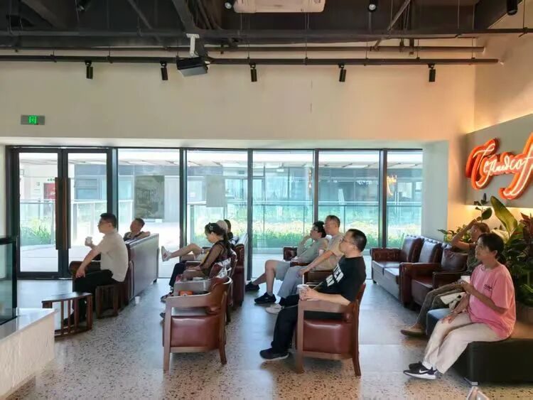 当无人机遇见掼蛋:天西创业者的周六打开方式